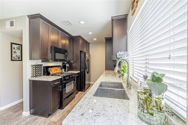Detail Gallery Image 16 of 35 For 44156 30th St, Lancaster,  CA 93536 - 2 Beds | 2 Baths