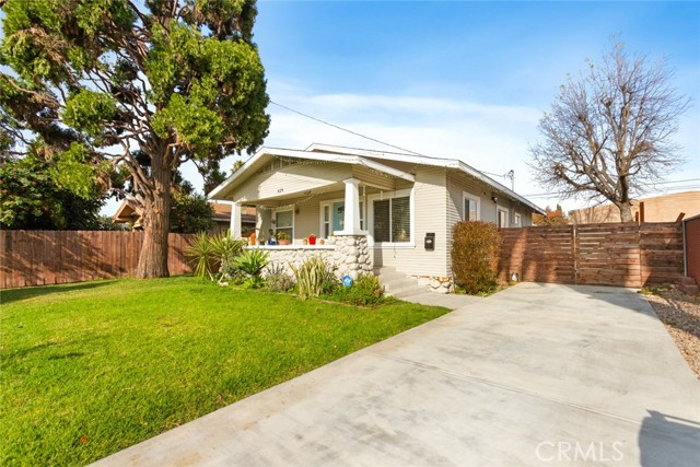 Detail Gallery Image 3 of 29 For 619 W Center St, Pomona,  CA 91768 - 3 Beds | 1 Baths