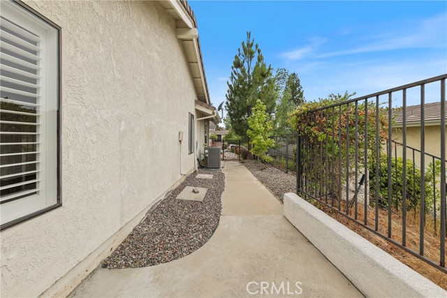 614 S Pathfinder Trail, Anaheim Hills CA: https://media.crmls.org/medias/1a2c418e-a291-4249-a1a6-ca75f7566efa.jpg