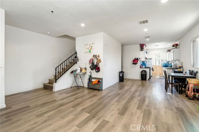 Detail Gallery Image 6 of 11 For 816 W 47th St, Los Angeles,  CA 90037 - – Beds | – Baths