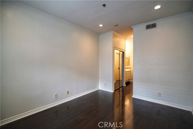 Detail Gallery Image 11 of 12 For 300 N El Molino Ave #216,  Pasadena,  CA 91101 - 2 Beds | 2 Baths