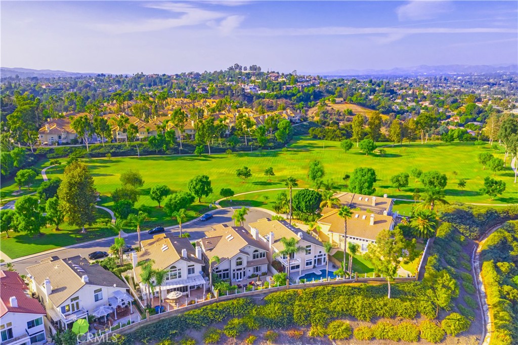 https://media.crmls.org/medias/1a2d3c16-26ab-4fae-9d23-90382f2c699d.jpg?preset=X-Large