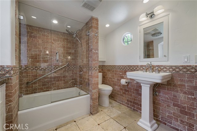 516 E Stocker Street, Glendale CA: https://media.crmls.org/medias/1a2d4a2a-2bb2-4ab4-851b-564a4bf45725.jpg