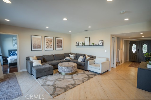 Detail Gallery Image 12 of 42 For 2067 Glentree, Lomita,  CA 90717 - 4 Beds | 4 Baths