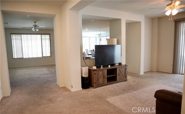 1429 Camino Sueno, Hemet CA: https://media.crmls.org/medias/1a2efb66-64c3-4c4c-bfad-137976e37f1e.jpg