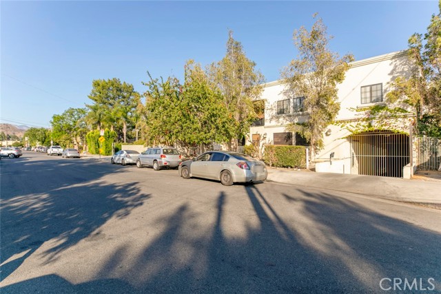 10894 Olinda Street, Sun Valley CA: https://media.crmls.org/medias/1a2f8a8b-5f4b-4e96-80b6-ab7aee7f8197.jpg