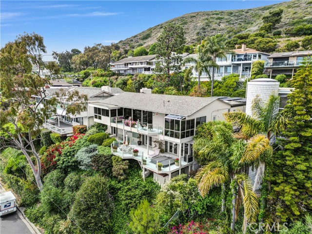 537 Dunnegan Place, Laguna Beach CA: https://media.crmls.org/medias/1a2f9497-3adf-4b89-9f34-24fb2c35f86e.jpg