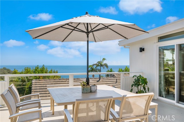 1071 Oro Street, Laguna Beach CA: https://media.crmls.org/medias/1a2fdf9d-4ef7-4333-afd8-a8def58bf6b9.jpg