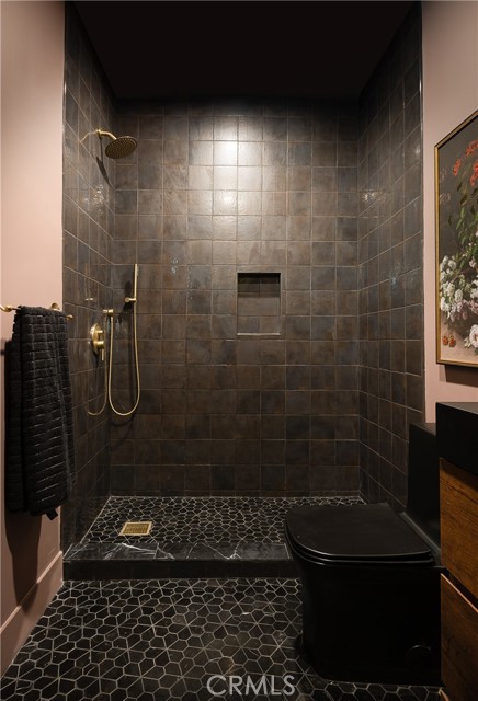 Detail Gallery Image 36 of 64 For 15719 Hartsook, Encino,  CA 91436 - 4 Beds | 4/1 Baths