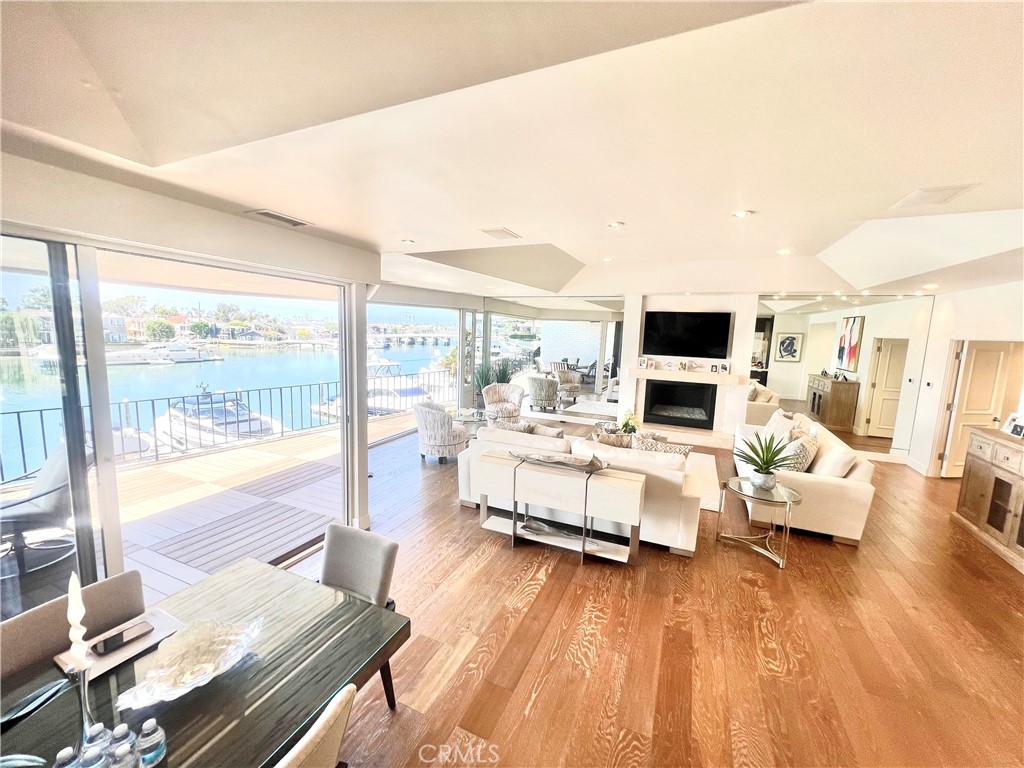 1a303f45 2f93 4925 A912 Aa4c404e707e