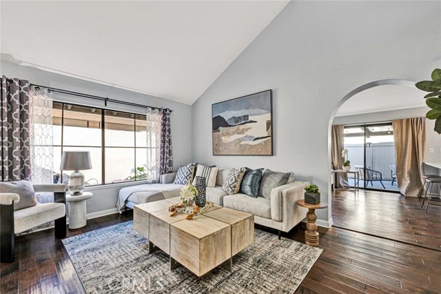 Detail Gallery Image 7 of 50 For 18124 Old Trail Ln, Fountain Valley,  CA 92708 - 3 Beds | 2/1 Baths