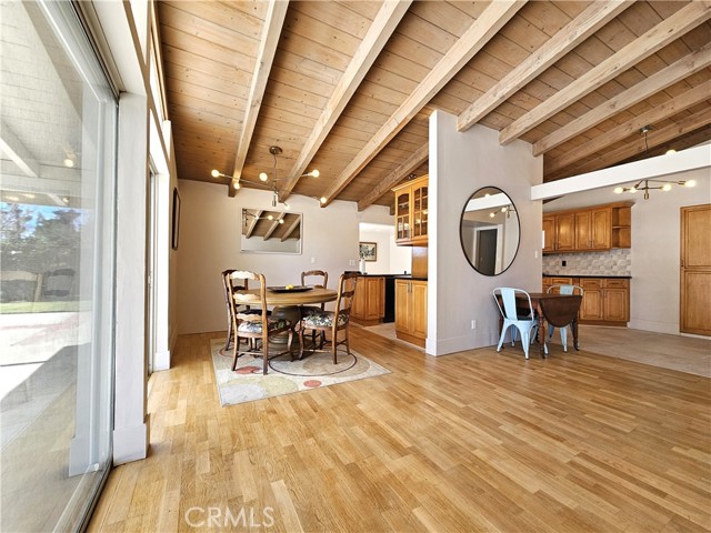 Detail Gallery Image 19 of 37 For 17530 Tuba St, Northridge,  CA 91325 - 4 Beds | 2/1 Baths