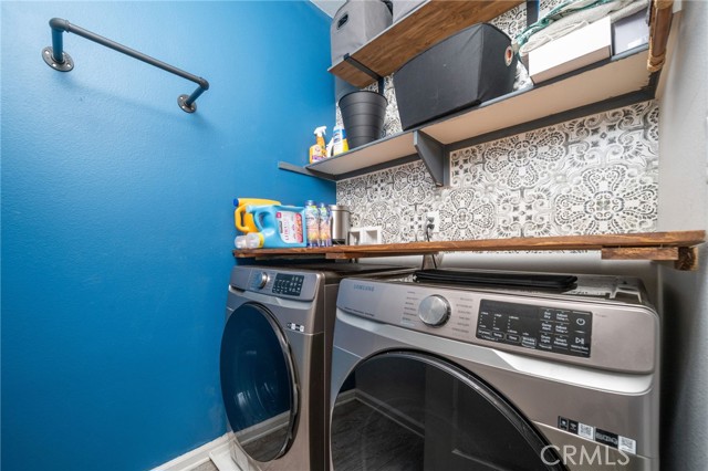 Detail Gallery Image 15 of 29 For 2846 E via Fiano, Ontario,  CA 91764 - 3 Beds | 2/1 Baths