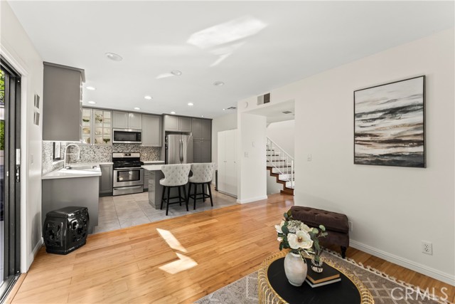 Detail Gallery Image 6 of 33 For 4227 Freedom Dr #304,  Calabasas,  CA 91302 - 3 Beds | 2 Baths