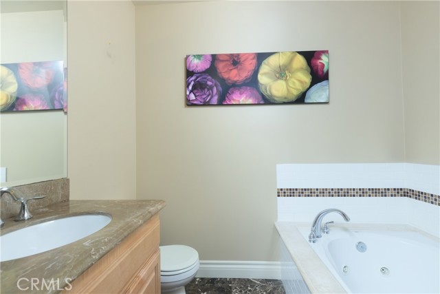 Detail Gallery Image 7 of 24 For 2106 Mathews Ave #B,  Redondo Beach,  CA 90278 - 4 Beds | 3 Baths