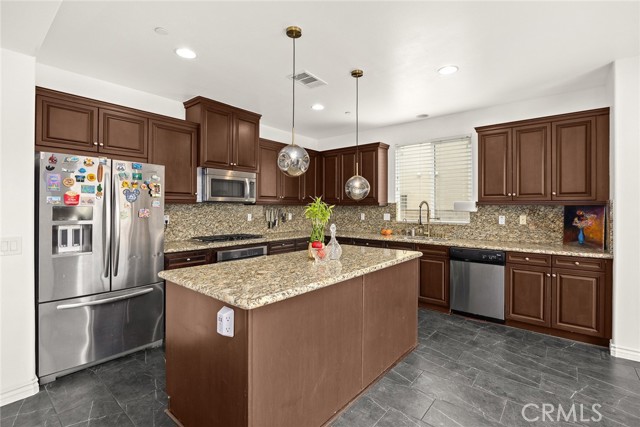 13229 Lima Drive, Rancho Cucamonga CA: https://media.crmls.org/medias/1a3386f0-7f97-4251-a4b4-00c1d0bbcf59.jpg