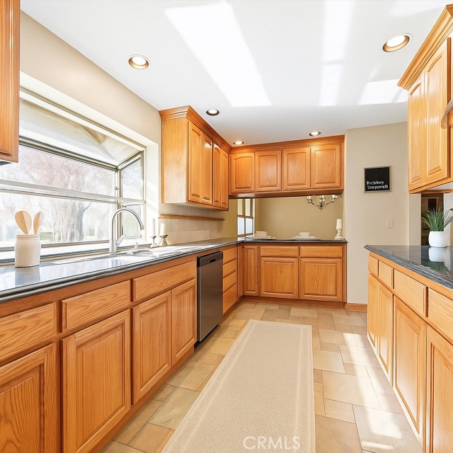 4431 Knox Avenue, Rosamond CA: https://media.crmls.org/medias/1a33956c-8e76-4dcb-9e83-02d8bc6afdb8.jpg