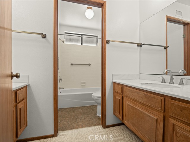 24540 Acorn Court, Newhall CA: https://media.crmls.org/medias/1a33fed8-c90b-48e8-b967-49c5a0a9788b.jpg