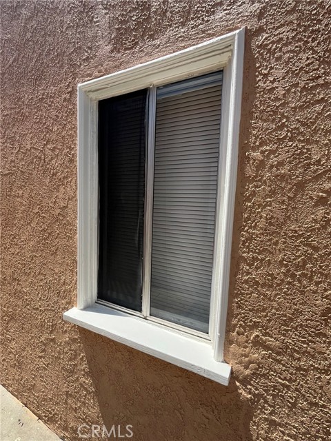 1222 E 10th Street, Long Beach CA: https://media.crmls.org/medias/1a347681-379f-453f-802b-eb463b76466c.jpg