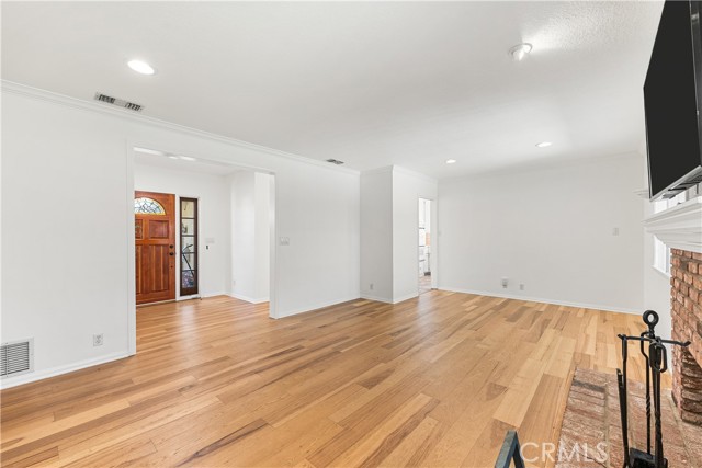 Detail Gallery Image 8 of 42 For 2137 Ostrom, Long Beach,  CA 90815 - 3 Beds | 2 Baths