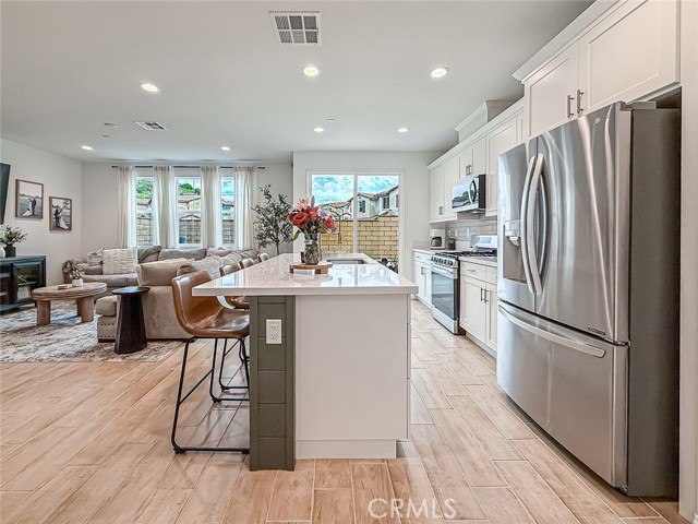 Detail Gallery Image 14 of 73 For 246 San Miguel Island Dr, Camarillo,  CA 93012 - 4 Beds | 2/1 Baths