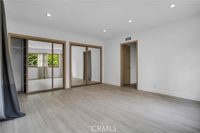 Detail Gallery Image 31 of 39 For 19710 Henshaw St, Woodland Hills,  CA 91364 - 4 Beds | 4 Baths