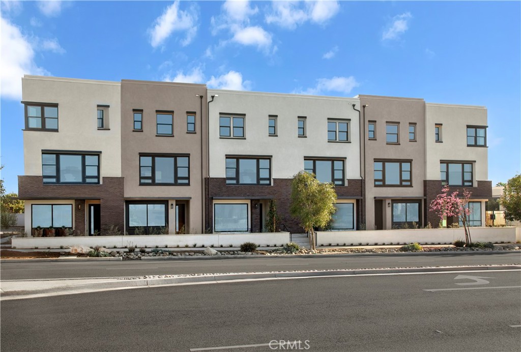 1086 Foothill Boulevard
