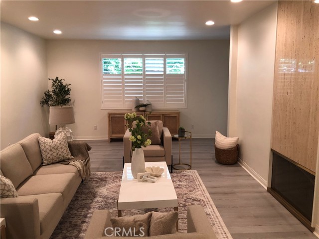 380 South Orange Grove Bl, 8 photo 17