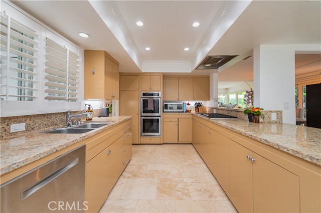 4621 Hampden Rd, Corona del Mar CA: https://media.crmls.org/medias/1a377cc2-6148-449c-8b3a-bc6452f8f5ea.jpg