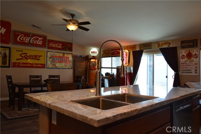 Detail Gallery Image 11 of 42 For 17648 Park Plaza Ct, Victorville,  CA 92395 - 4 Beds | 2 Baths