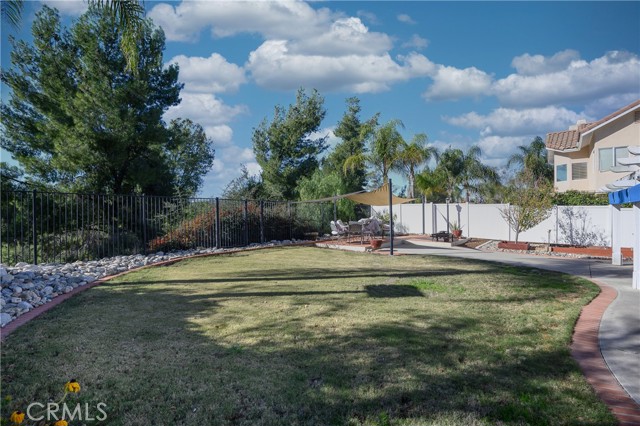 23791 Via De Gema Linda, Murrieta CA: https://media.crmls.org/medias/1a386285-ba8d-480e-9eda-61f1a21d339e.jpg