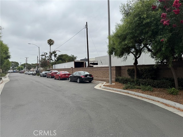 526 W Tribella Court, Santa Ana CA: https://media.crmls.org/medias/1a38d204-a1bd-4bde-94ce-27d6554e7b65.jpg