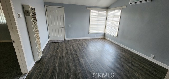 201 W Williams Street, Barstow CA: https://media.crmls.org/medias/1a395421-cf5e-4902-b8c3-92224ff66667.jpg