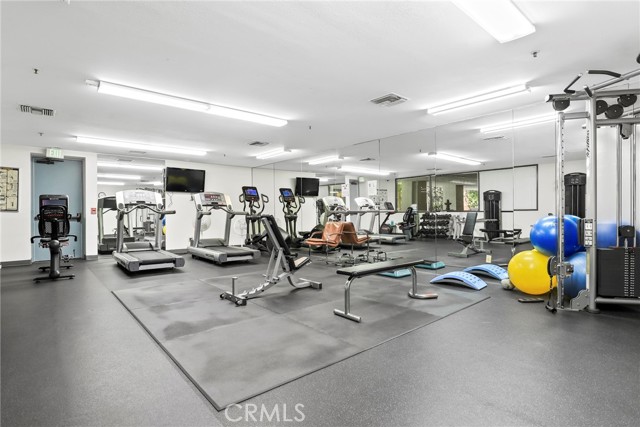 2122 Century Park Lane, Los Angeles CA: https://media.crmls.org/medias/1a399af2-3263-410c-8c98-59187d7efa66.jpg
