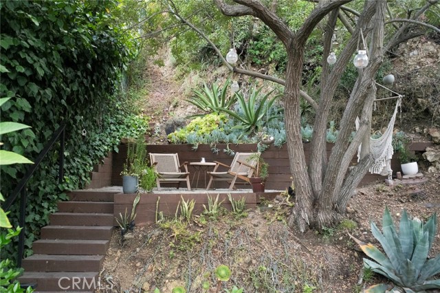 2527 Canyon Drive, Los Angeles CA: https://media.crmls.org/medias/1a3ad776-03f3-4d52-a24a-2d4f556e5f8e.jpg