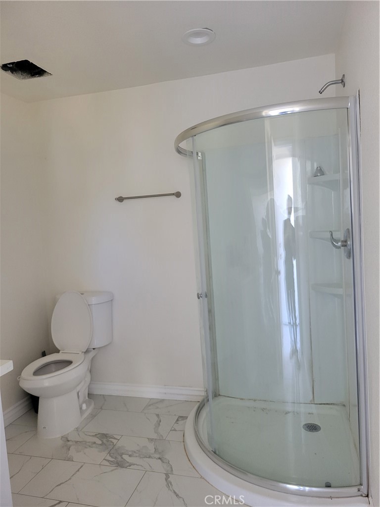 https://media.crmls.org/medias/1a3b3048-df05-4ea6-915f-dd336de7bd21.jpg?preset=X-Large