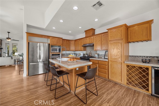 Detail Gallery Image 13 of 49 For 7871 Virtue Vista Dr, Jurupa Valley,  CA 92509 - 4 Beds | 2/1 Baths