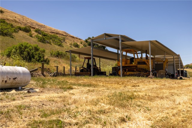 680 Spring Canyon Lane, Nipomo CA: https://media.crmls.org/medias/1a3b5dec-1d90-4b6a-b404-b48ed11d4000.jpg