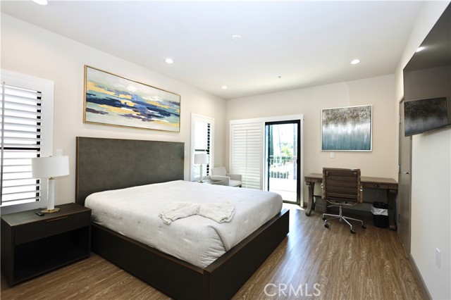 Detail Gallery Image 8 of 20 For 18703 Redwing St, Tarzana,  CA 91356 - 3 Beds | 2/1 Baths
