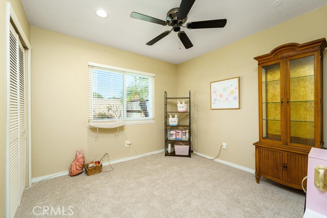 Image 18 of 44 For 18011 Shoreview