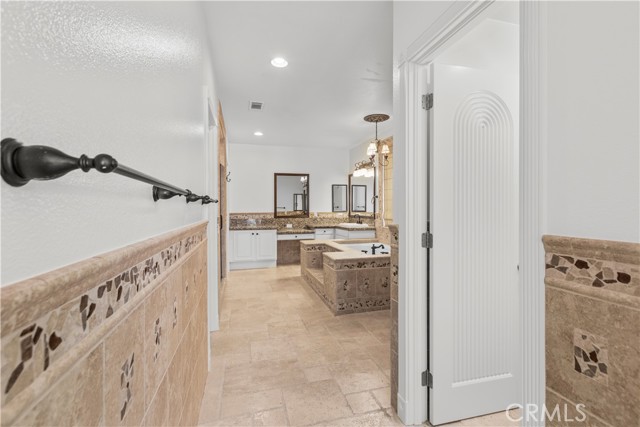 Detail Gallery Image 22 of 69 For 17832 Canyonwood Dr, Riverside,  CA 92504 - 4 Beds | 3/1 Baths