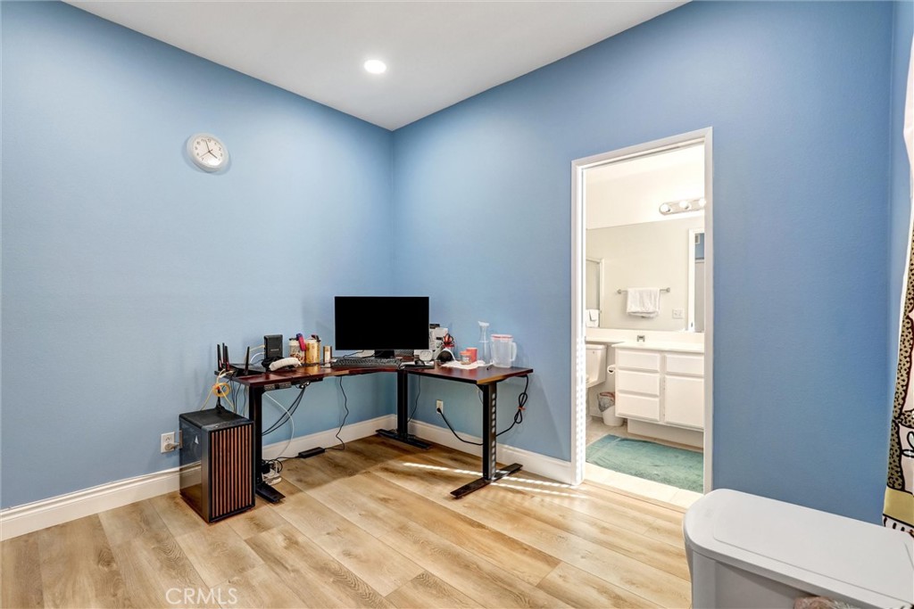 MLS #OC25258718 image #9