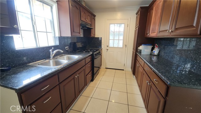 Detail Gallery Image 12 of 26 For 1328 N Moraga St, Anaheim,  CA 92801 - 4 Beds | 2 Baths