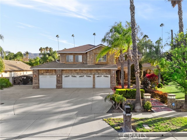 Detail Gallery Image 1 of 69 For 922 Armata Dr, Corona,  CA 92881 - 5 Beds | 4/1 Baths