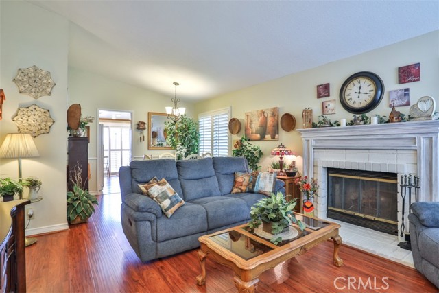 9793 Louise Way, Rancho Cucamonga CA: https://media.crmls.org/medias/1a3df53f-baa3-4471-bc5a-bc9350d96838.jpg