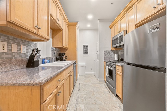 87 South Allen Avenue, 103 photo 12