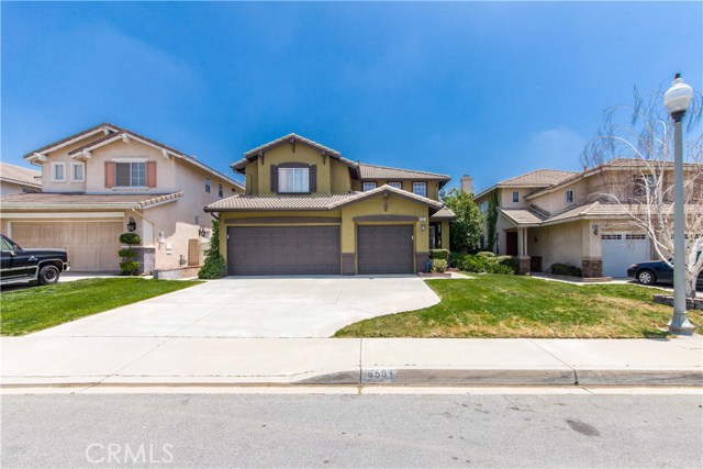 5561 Hunt Club Dr, Fontana, CA 92336