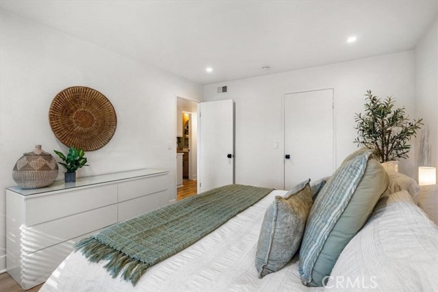 1196 Landsburn Circle, Westlake Village CA: https://media.crmls.org/medias/1a3ee00c-b8c8-441f-b364-47464381f05c.jpg