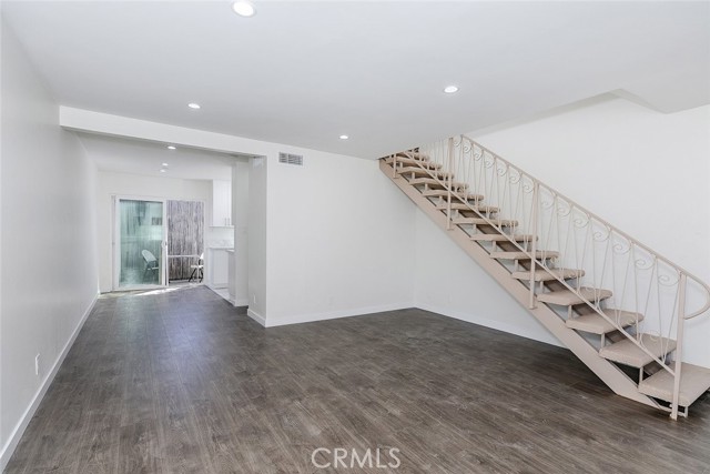 11304 Tiara Street, North Hollywood CA: https://media.crmls.org/medias/1a3f7a3b-fc4f-4e03-ac56-ec96e4c356a2.jpg