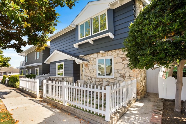 1585 Miramar Drive, Newport Beach CA: https://media.crmls.org/medias/1a3ff440-6cba-4e26-b56e-90131465ed40.jpg